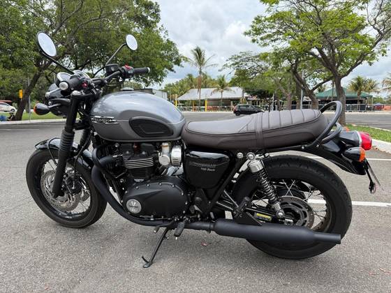 TRIUMPH BONNEVILLE T120 BLACK 1200 